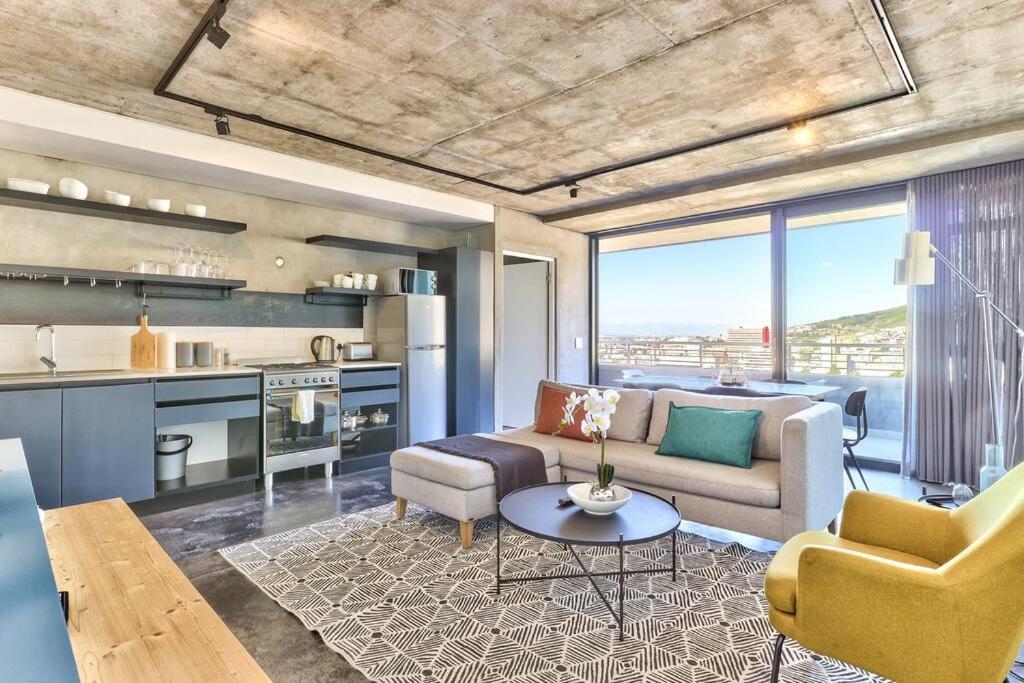 Apartment Third Floor-breath-taking Views- Two Bed In New Development!