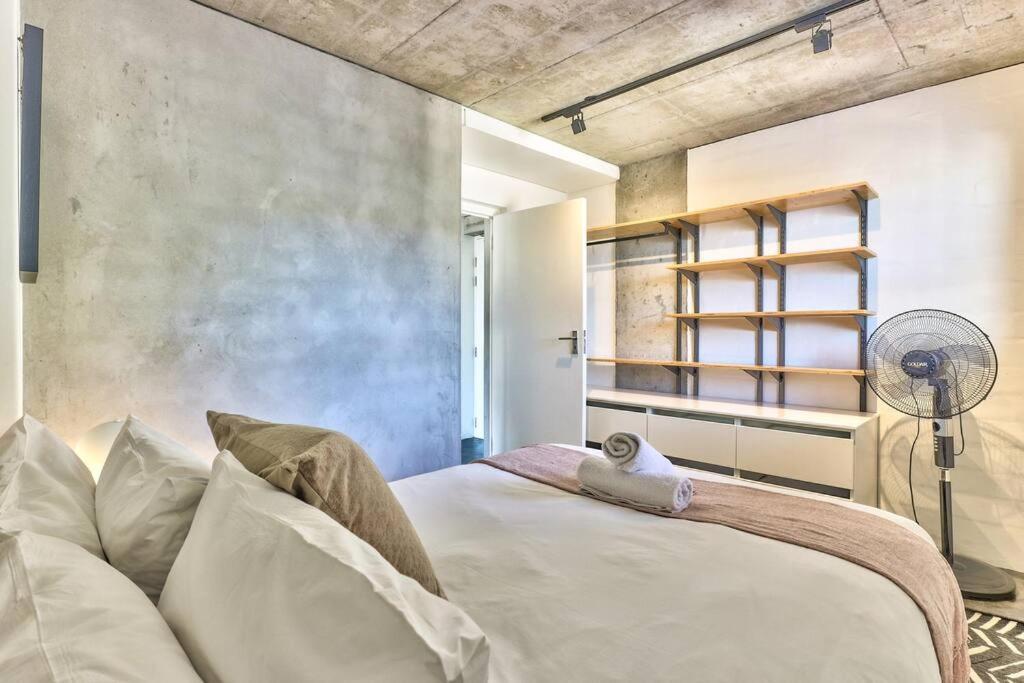 Third Floor-breath-taking Views- Two Bed In New Development! *