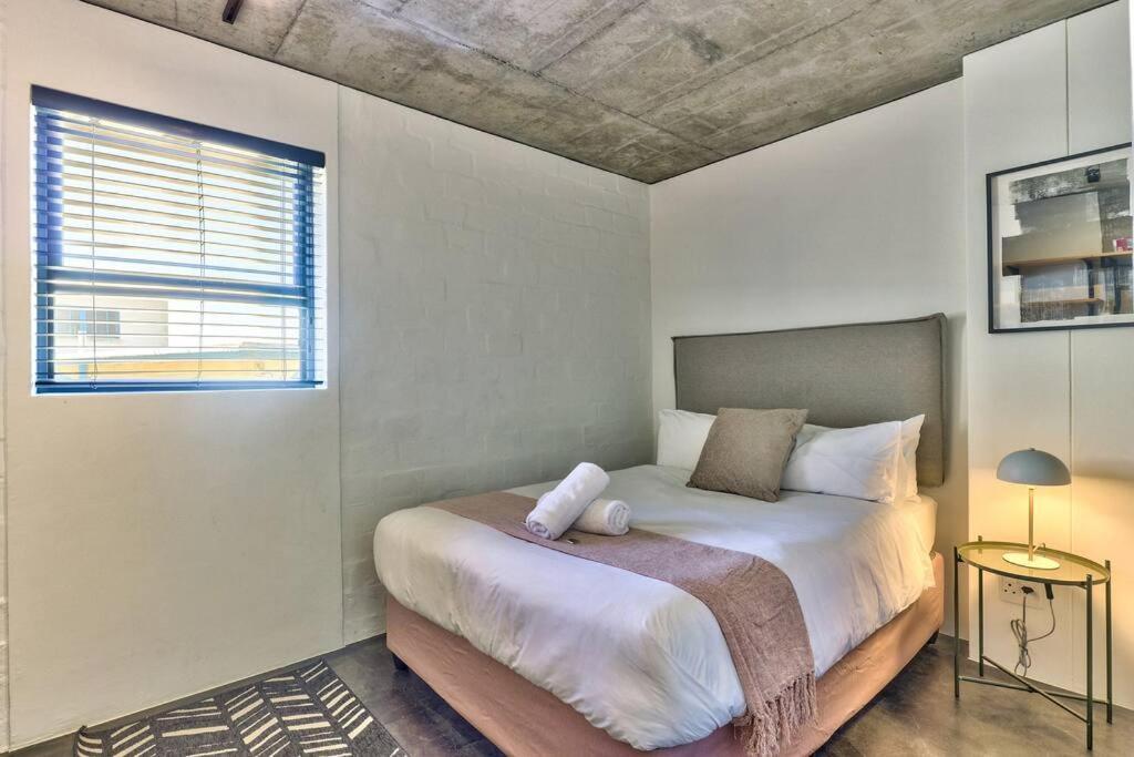 Third Floor-breath-taking Views- Two Bed In New Development! Cape Town