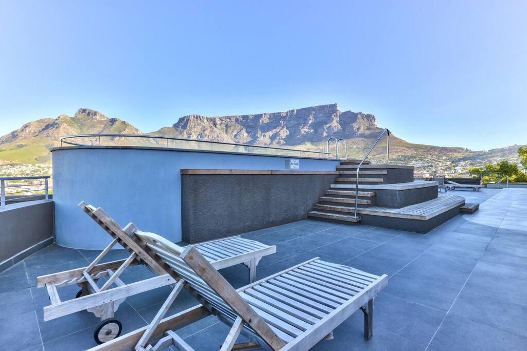 Apartment Third Floor-breath-taking Views- Two Bed In New Development!